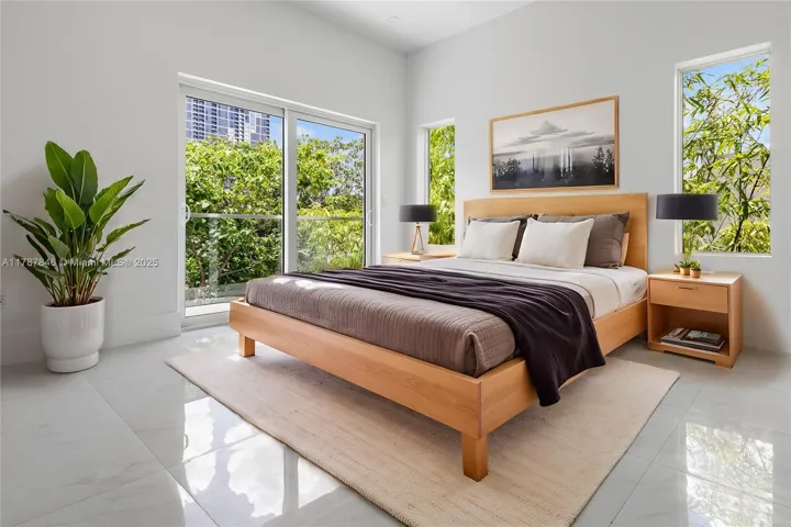 at 3140 Carter St, Miami, FL 33133 Unit For Sale 3 Bedrooms 4 Bathrooms MLS# A11787846 Price $1,349,000 2112