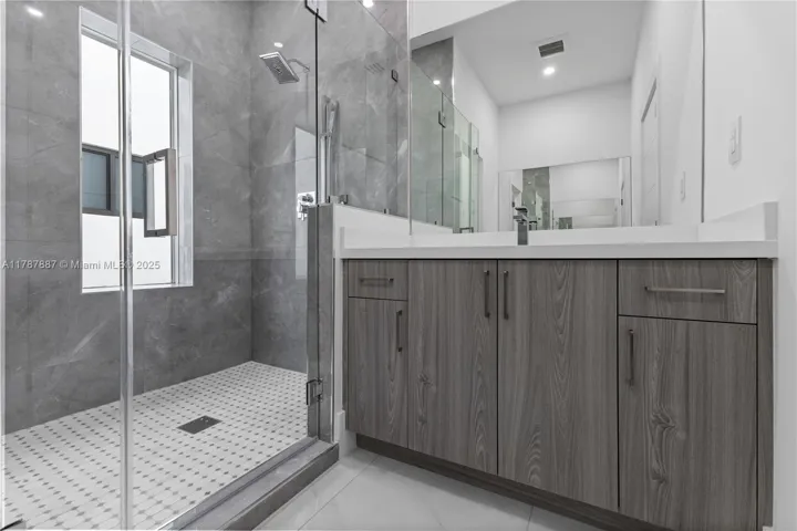at 3142 Carter St, Miami, FL 33133 Unit For Sale 3 Bedrooms 4 Bathrooms MLS# A11787887 Price $1,349,000 2112