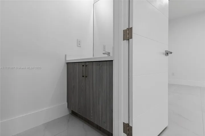 at 3142 Carter St, Miami, FL 33133 Unit For Sale 3 Bedrooms 4 Bathrooms MLS# A11787887 Price $1,349,000 2112