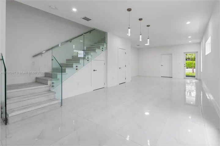 at 3142 Carter St, Miami, FL 33133 Unit For Sale 3 Bedrooms 4 Bathrooms MLS# A11787887 Price $1,349,000 2112