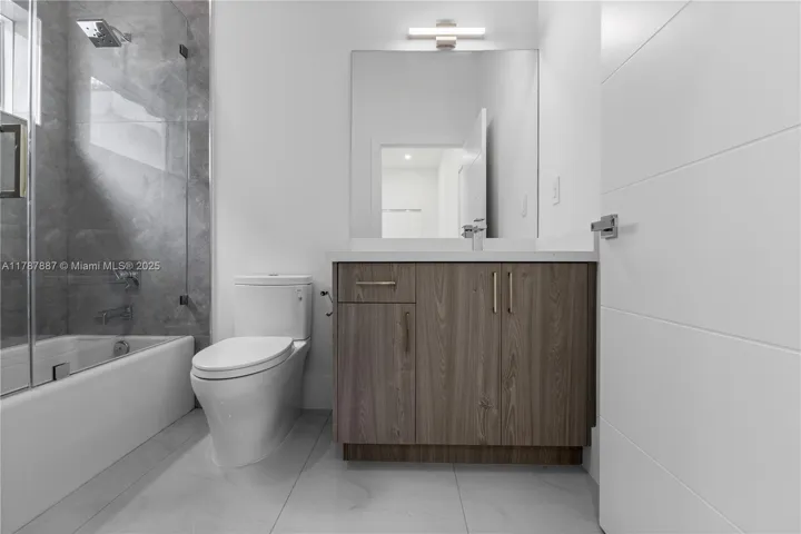 at 3142 Carter St, Miami, FL 33133 Unit For Sale 3 Bedrooms 4 Bathrooms MLS# A11787887 Price $1,349,000 2112
