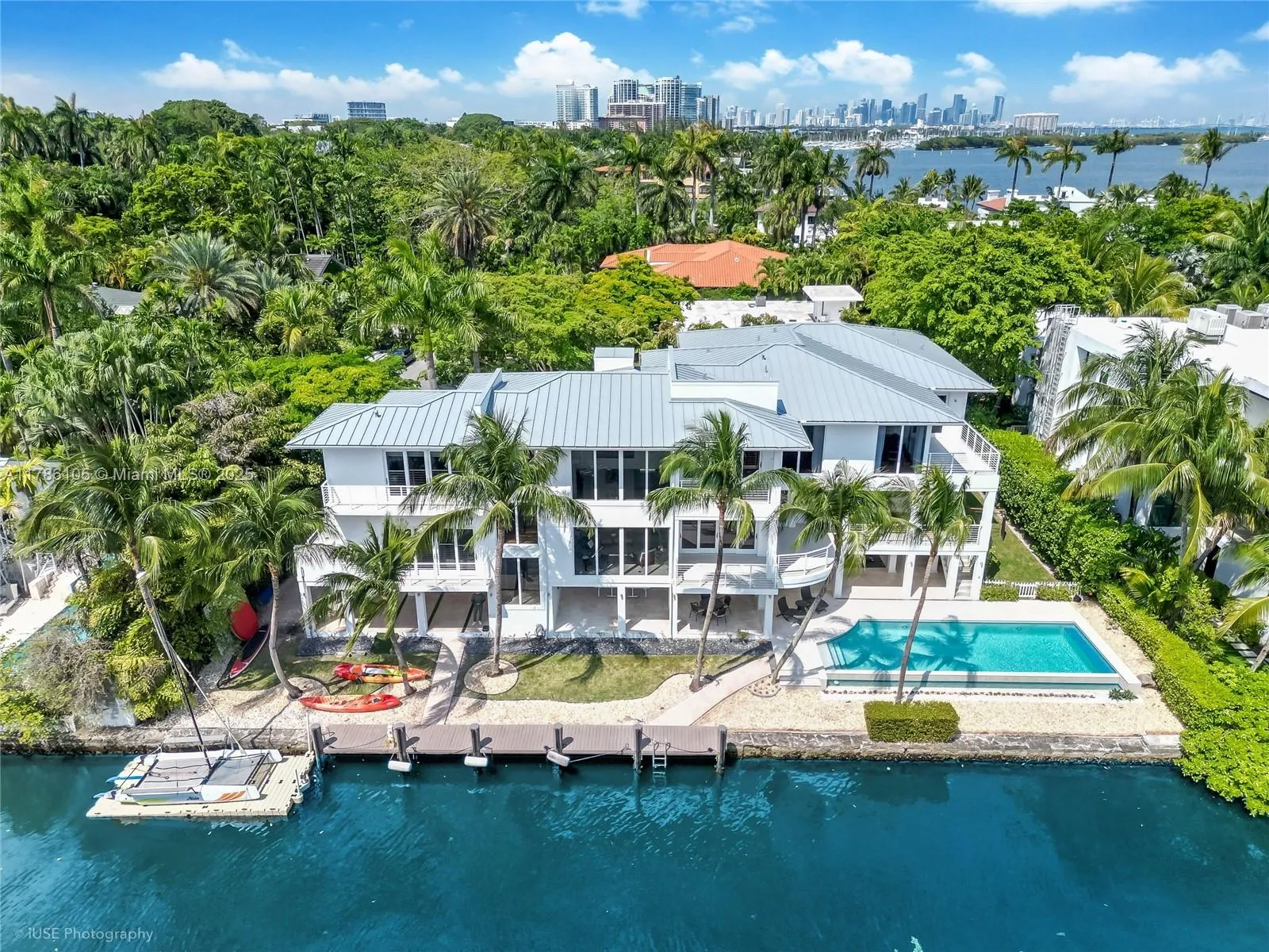 at 3835 Carole Ct, Miami, FL 33133 Unit For Sale 6 Bedrooms 8 Bathrooms MLS# A11786105 Price $19,950,000 9561