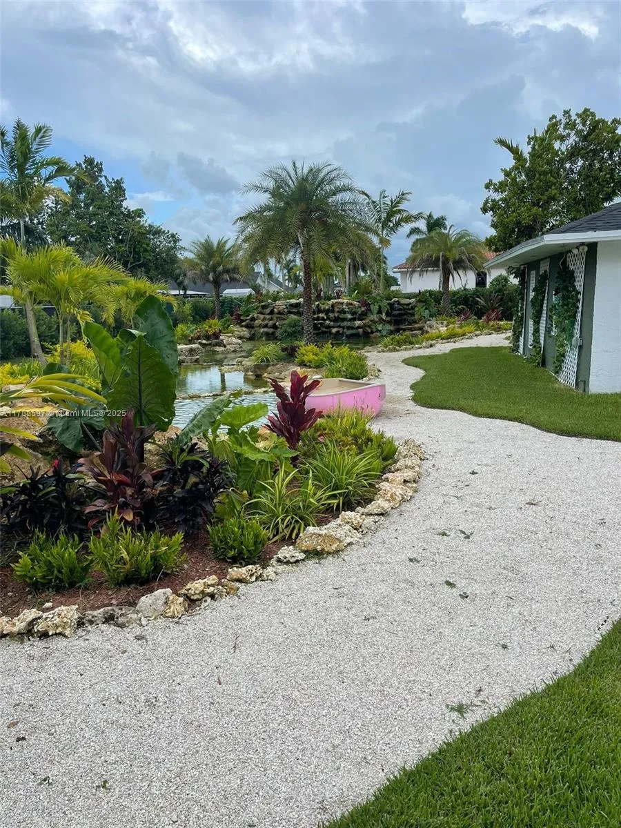 Miami, Florida 33187, 6 Bedrooms Bedrooms, ,4 BathroomsBathrooms,Residential,For Sale,A11788597