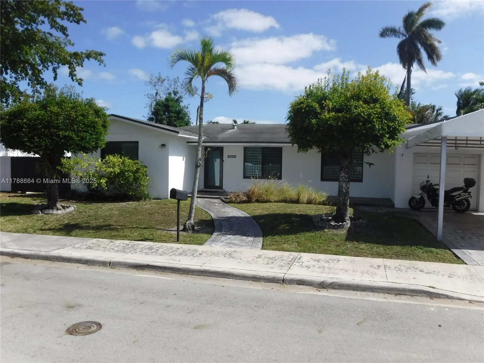 2020 Ne 203rd St, Miami, Florida 33179, Miami, Florida 33179, 3 Bedrooms Bedrooms, ,2 BathroomsBathrooms,Residential,For Sale,2020 Ne 203rd St, Miami, Florida 33179,A11788664