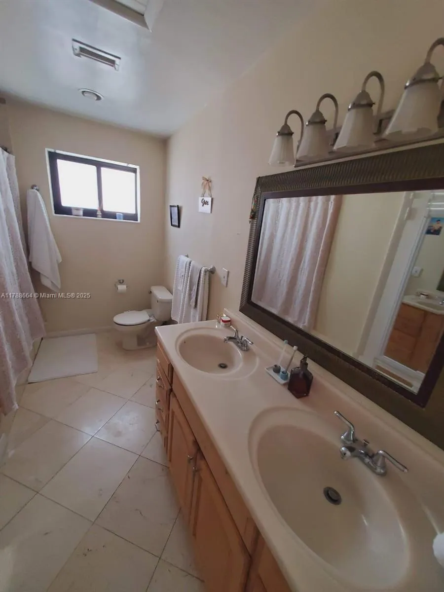 2020 Ne 203rd St, Miami, Florida 33179, Miami, Florida 33179, 3 Bedrooms Bedrooms, ,2 BathroomsBathrooms,Residential,For Sale,2020 Ne 203rd St, Miami, Florida 33179,A11788664