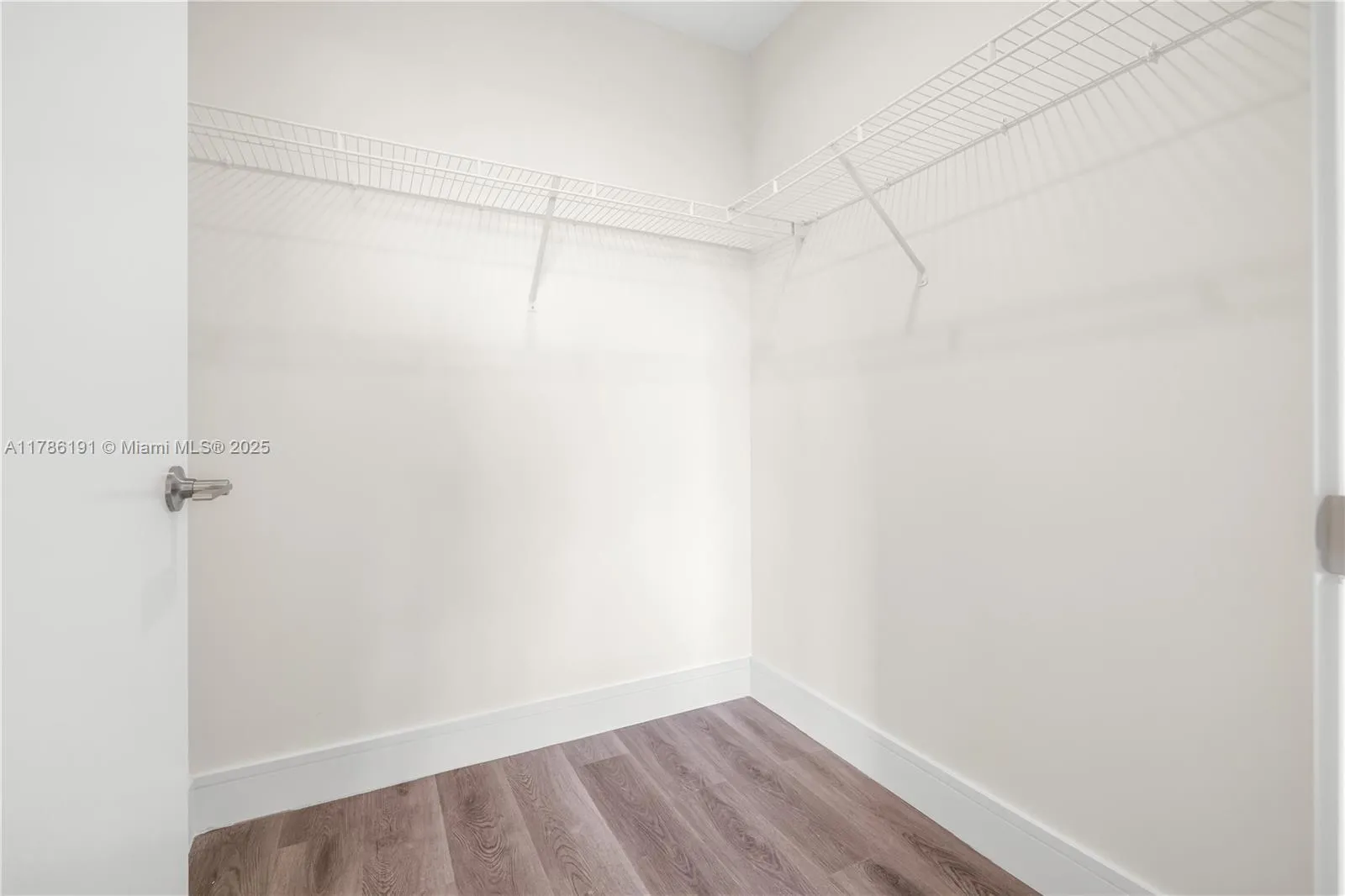 3701 N Dixie Hwy 204, Oakland Park, Florida 33334, Oakland Park, Florida 33334, 2 Bedrooms Bedrooms, ,2 BathroomsBathrooms,Residential Lease,For Rent,3701 N Dixie Hwy 204, Oakland Park, Florida 33334,A11786191