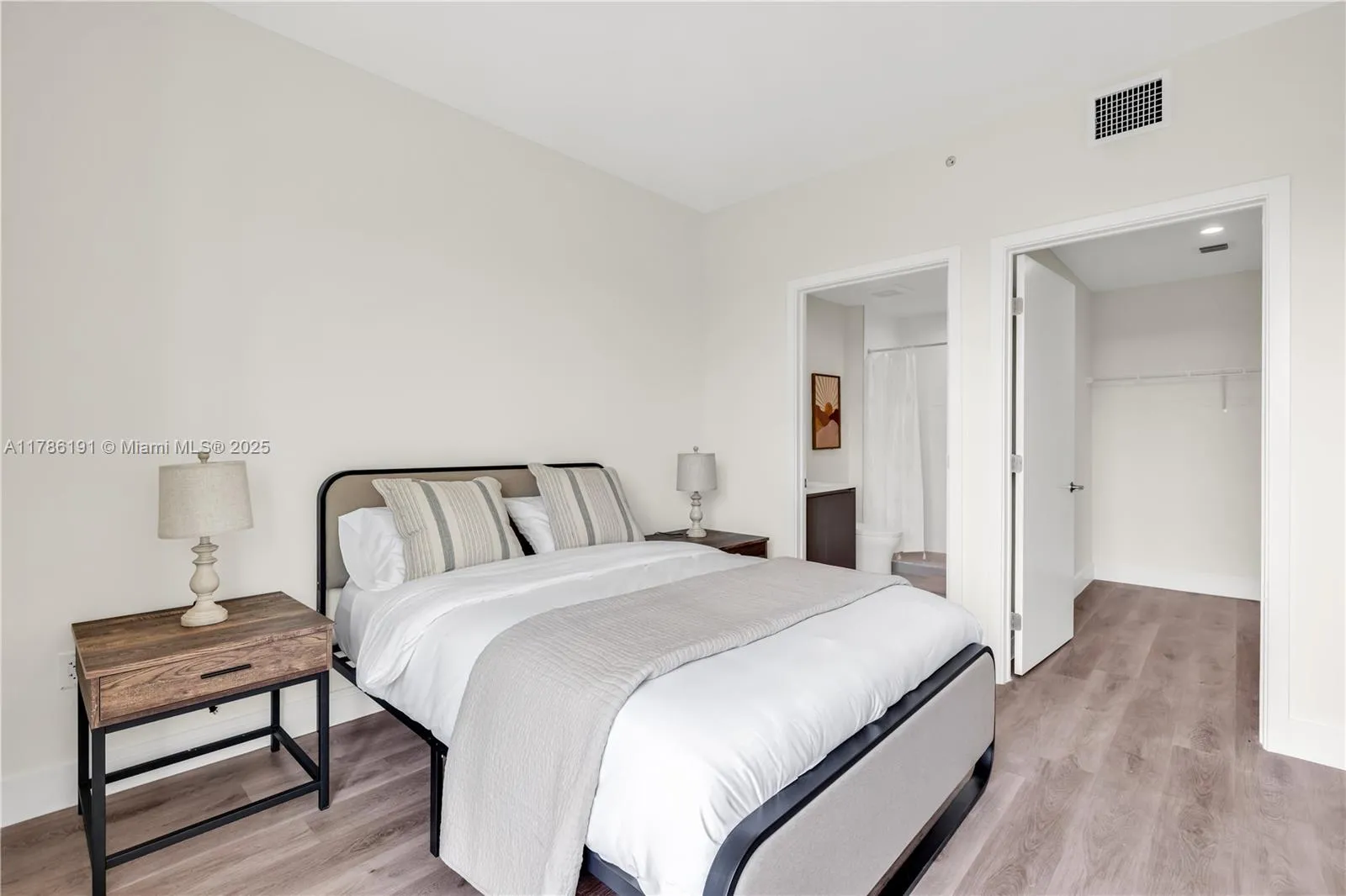 3701 N Dixie Hwy 204, Oakland Park, Florida 33334, Oakland Park, Florida 33334, 2 Bedrooms Bedrooms, ,2 BathroomsBathrooms,Residential Lease,For Rent,3701 N Dixie Hwy 204, Oakland Park, Florida 33334,A11786191