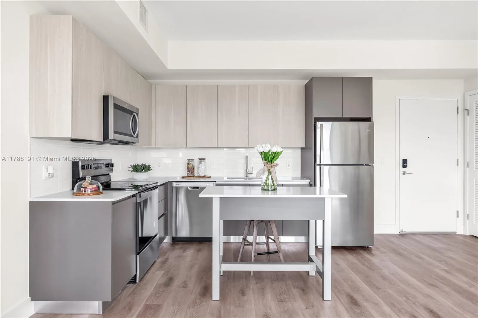 3701 N Dixie Hwy 204, Oakland Park, Florida 33334, Oakland Park, Florida 33334, 2 Bedrooms Bedrooms, ,2 BathroomsBathrooms,Residential Lease,For Rent,3701 N Dixie Hwy 204, Oakland Park, Florida 33334,A11786191