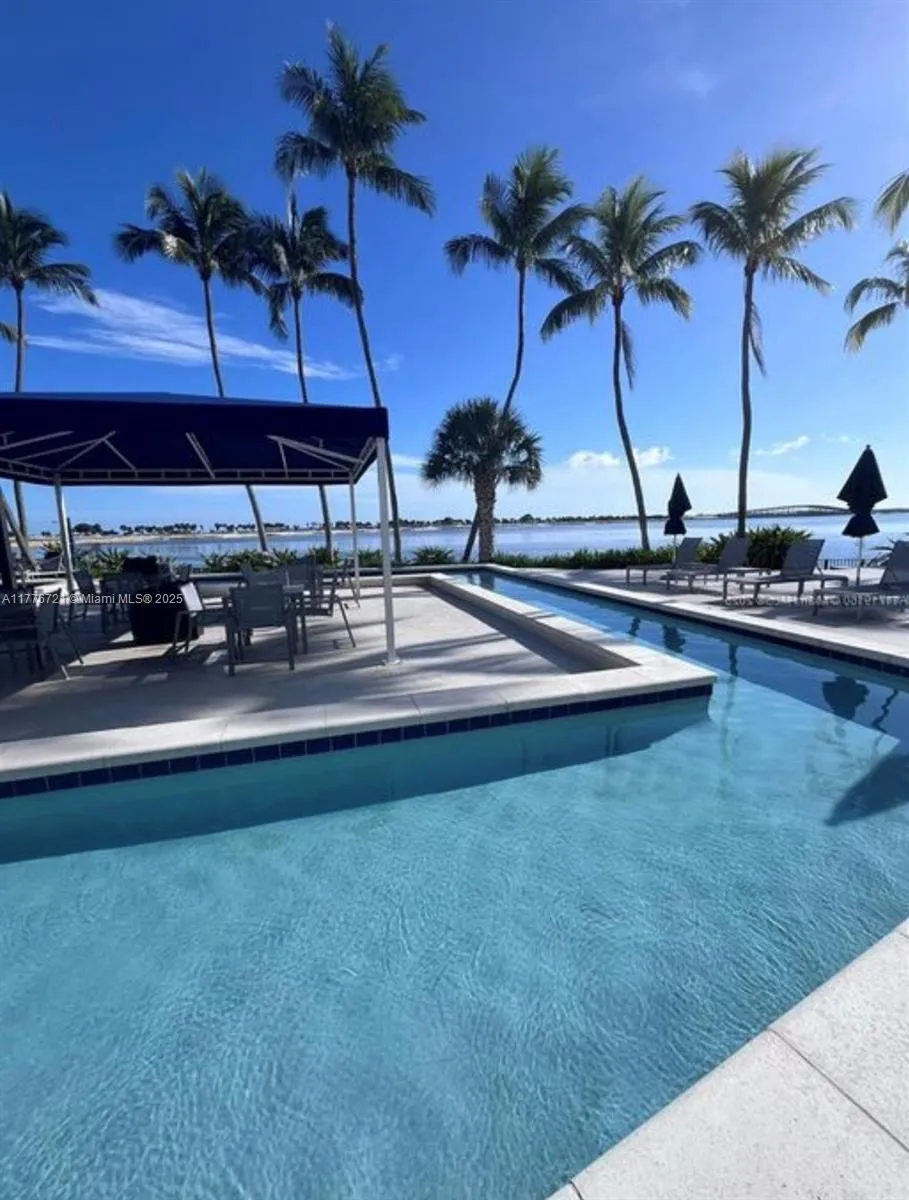 2333 Brickell Ave 1607, Miami, Florida 33129, Miami, Florida 33129, 2 Bedrooms Bedrooms, ,2 BathroomsBathrooms,Residential,For Sale,2333 Brickell Ave 1607, Miami, Florida 33129,A11776721