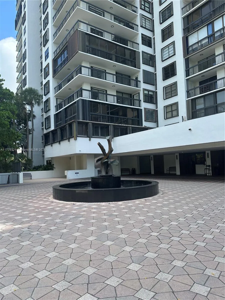 2333 Brickell Ave 1607, Miami, Florida 33129, Miami, Florida 33129, 2 Bedrooms Bedrooms, ,2 BathroomsBathrooms,Residential,For Sale,2333 Brickell Ave 1607, Miami, Florida 33129,A11776721