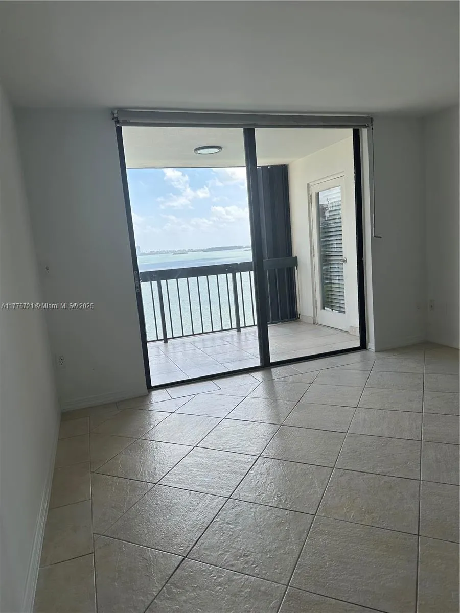 2333 Brickell Ave 1607, Miami, Florida 33129, Miami, Florida 33129, 2 Bedrooms Bedrooms, ,2 BathroomsBathrooms,Residential,For Sale,2333 Brickell Ave 1607, Miami, Florida 33129,A11776721