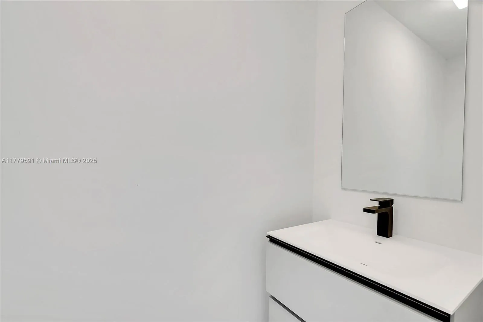 at 3045 Elizabeth St, Miami, FL 33133 Unit For Sale 4 Bedrooms 5 Bathrooms MLS# A11779591 Price $2,300,000