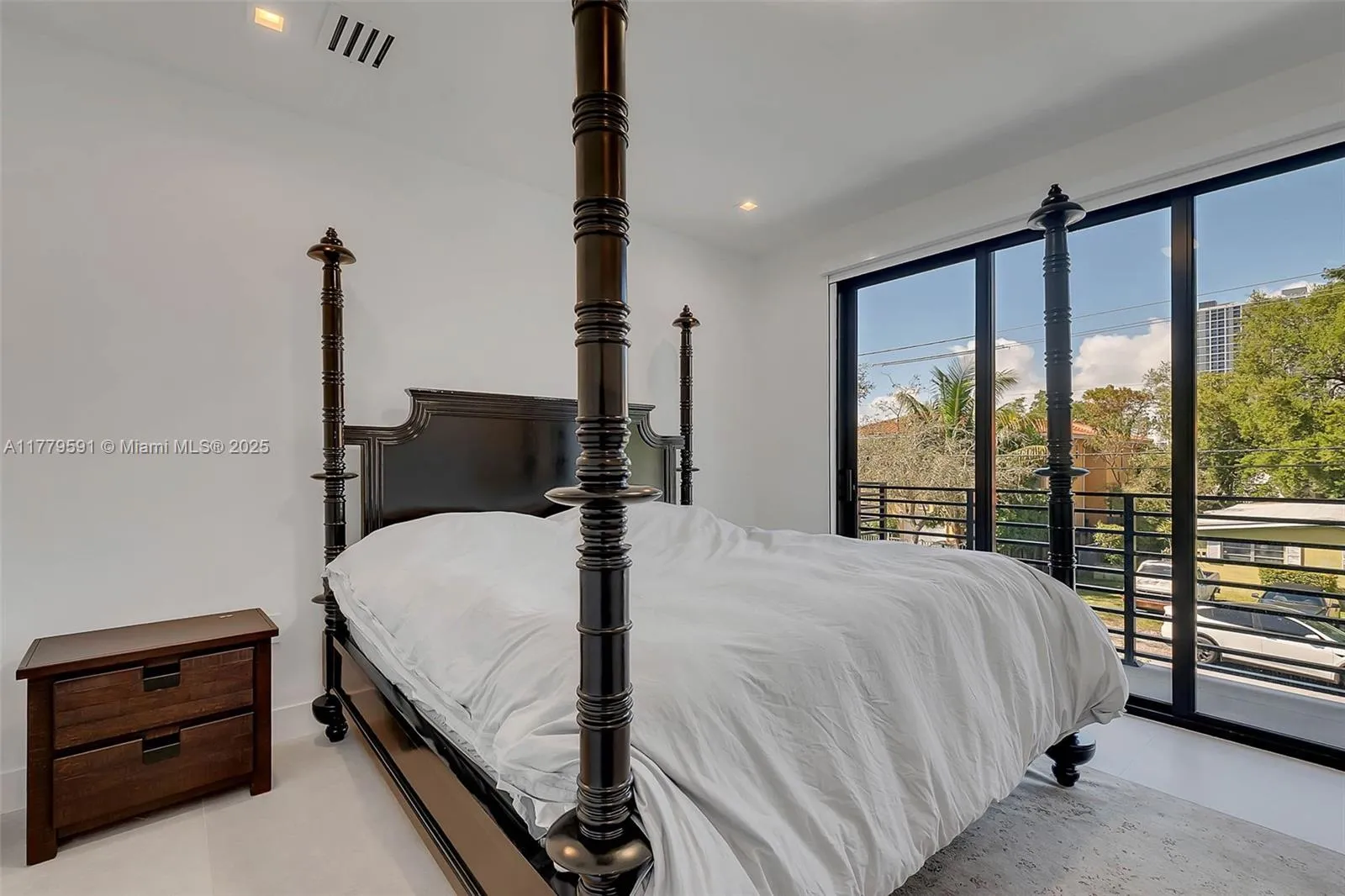 at 3045 Elizabeth St, Miami, FL 33133 Unit For Sale 4 Bedrooms 5 Bathrooms MLS# A11779591 Price $2,300,000