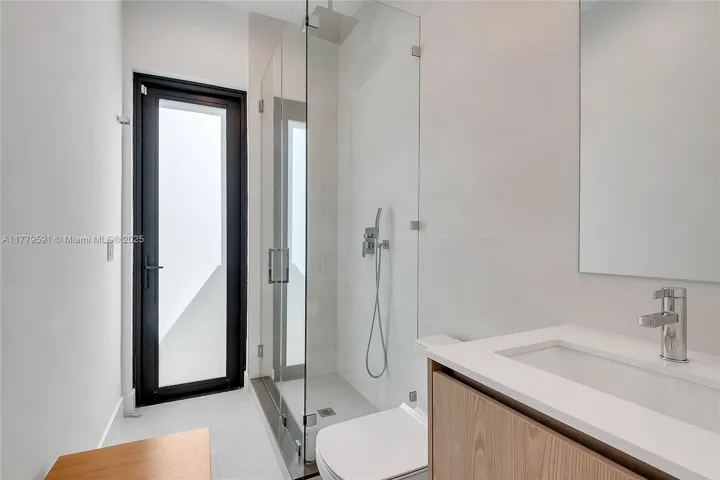 at 3045 Elizabeth St, Miami, FL 33133 Unit For Sale 4 Bedrooms 5 Bathrooms MLS# A11779591 Price $2,300,000