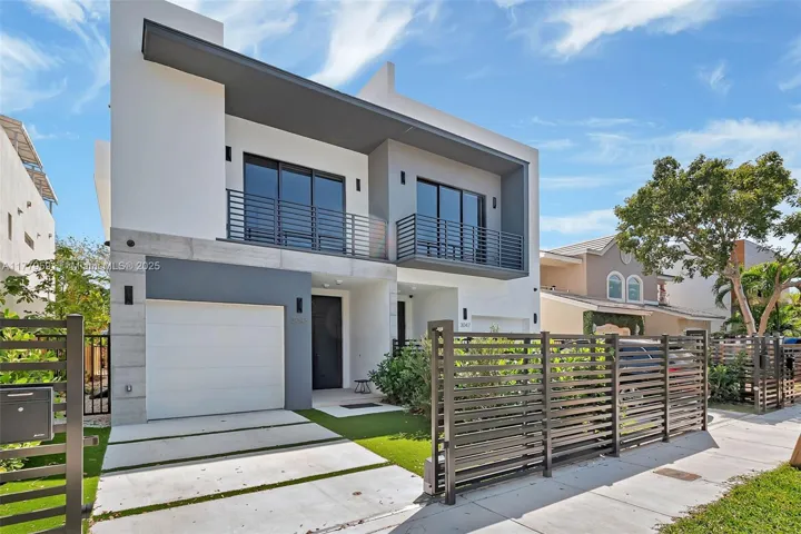 at 3045 Elizabeth St, Miami, FL 33133 Unit For Sale 4 Bedrooms 5 Bathrooms MLS# A11779591 Price $2,300,000