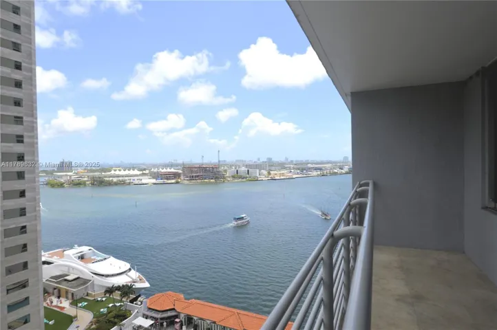 at 335 Biscayne Blvd, Miami, FL 33131 Unit For Sale 1 Bedroom 1 Bathroom MLS# A11789632 Price $439,000 846