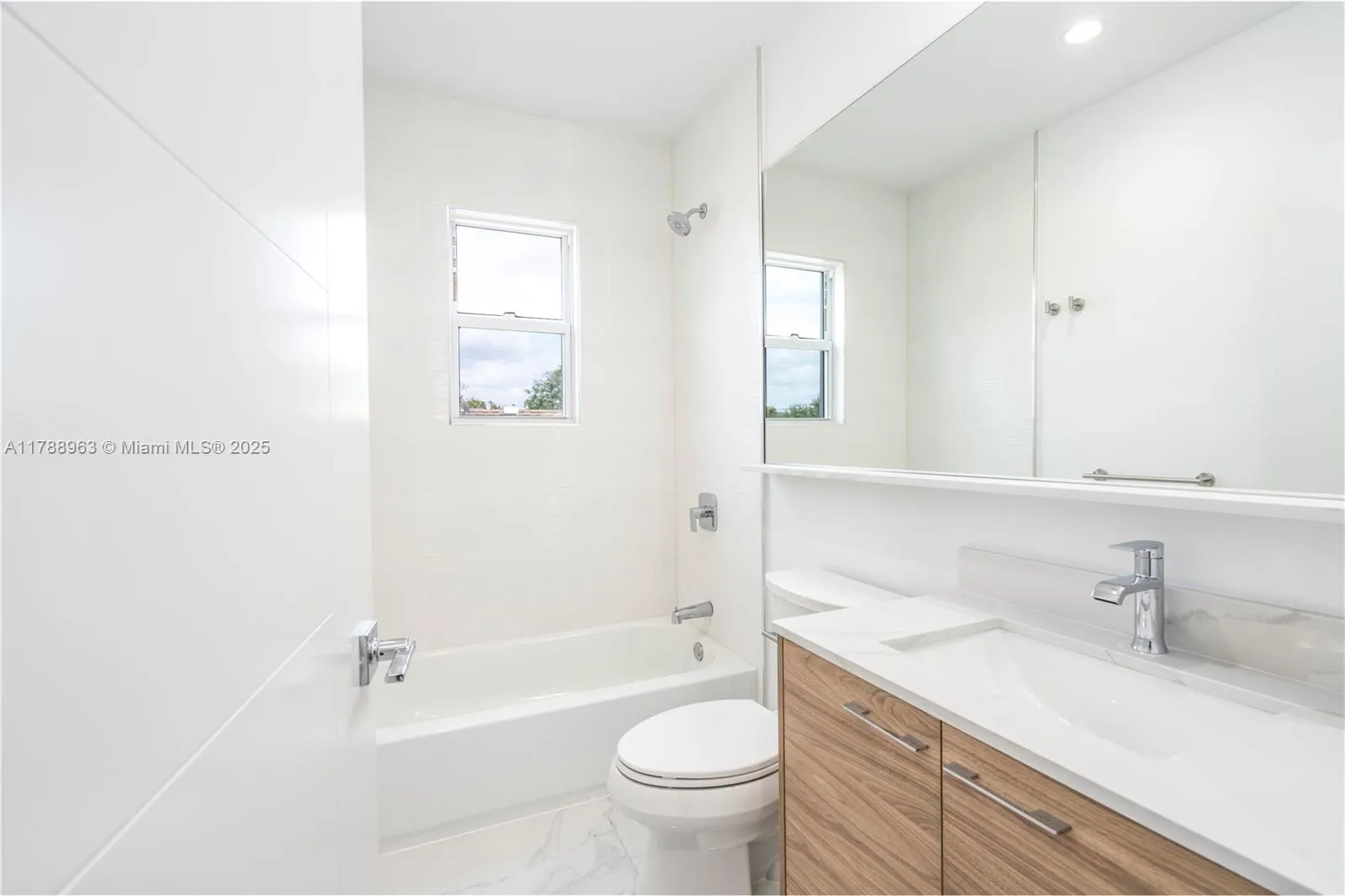 910 Sw 24th Rd, Miami, Florida 33129, Miami, Florida 33129, 4 Bedrooms Bedrooms, ,4 BathroomsBathrooms,Residential,For Sale,910 Sw 24th Rd, Miami, Florida 33129,A11788963