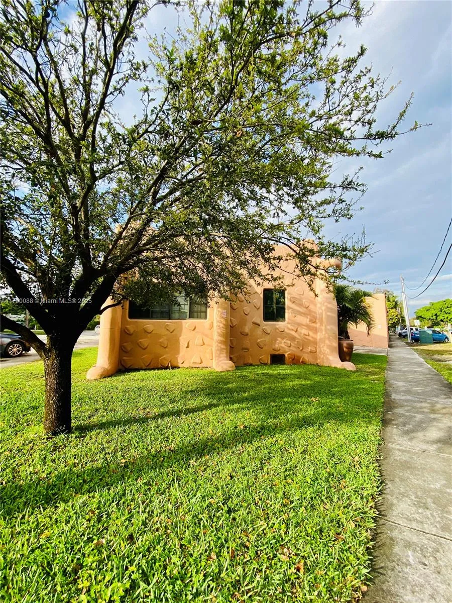 200 Azure Way, Miami Springs, Florida 33166, Miami Springs, Florida 33166, ,Commercial Sale,For Sale,200 Azure Way, Miami Springs, Florida 33166,A11790088