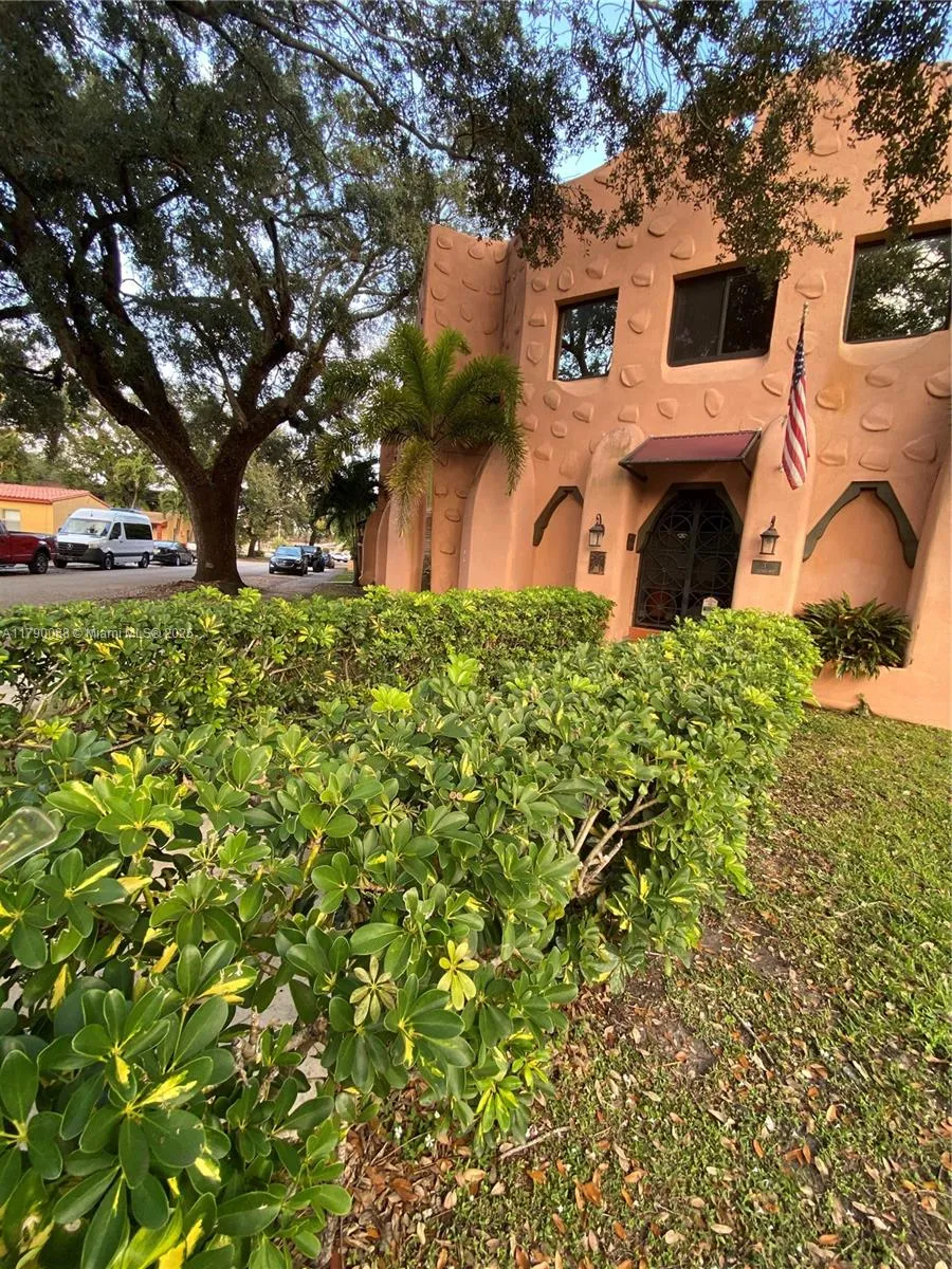 200 Azure Way, Miami Springs, Florida 33166, Miami Springs, Florida 33166, ,Commercial Sale,For Sale,200 Azure Way, Miami Springs, Florida 33166,A11790088