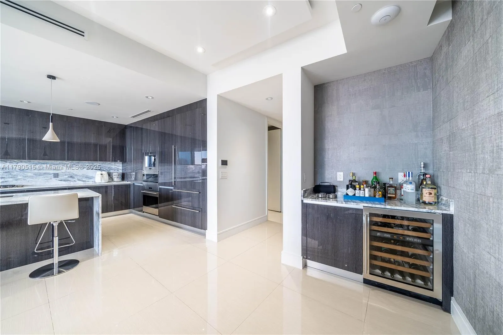 3300 Ne 188th St 710, Aventura, Florida 33180, Aventura, Florida 33180, 3 Bedrooms Bedrooms, ,5 BathroomsBathrooms,Residential,For Sale,3300 Ne 188th St 710, Aventura, Florida 33180,A11790515