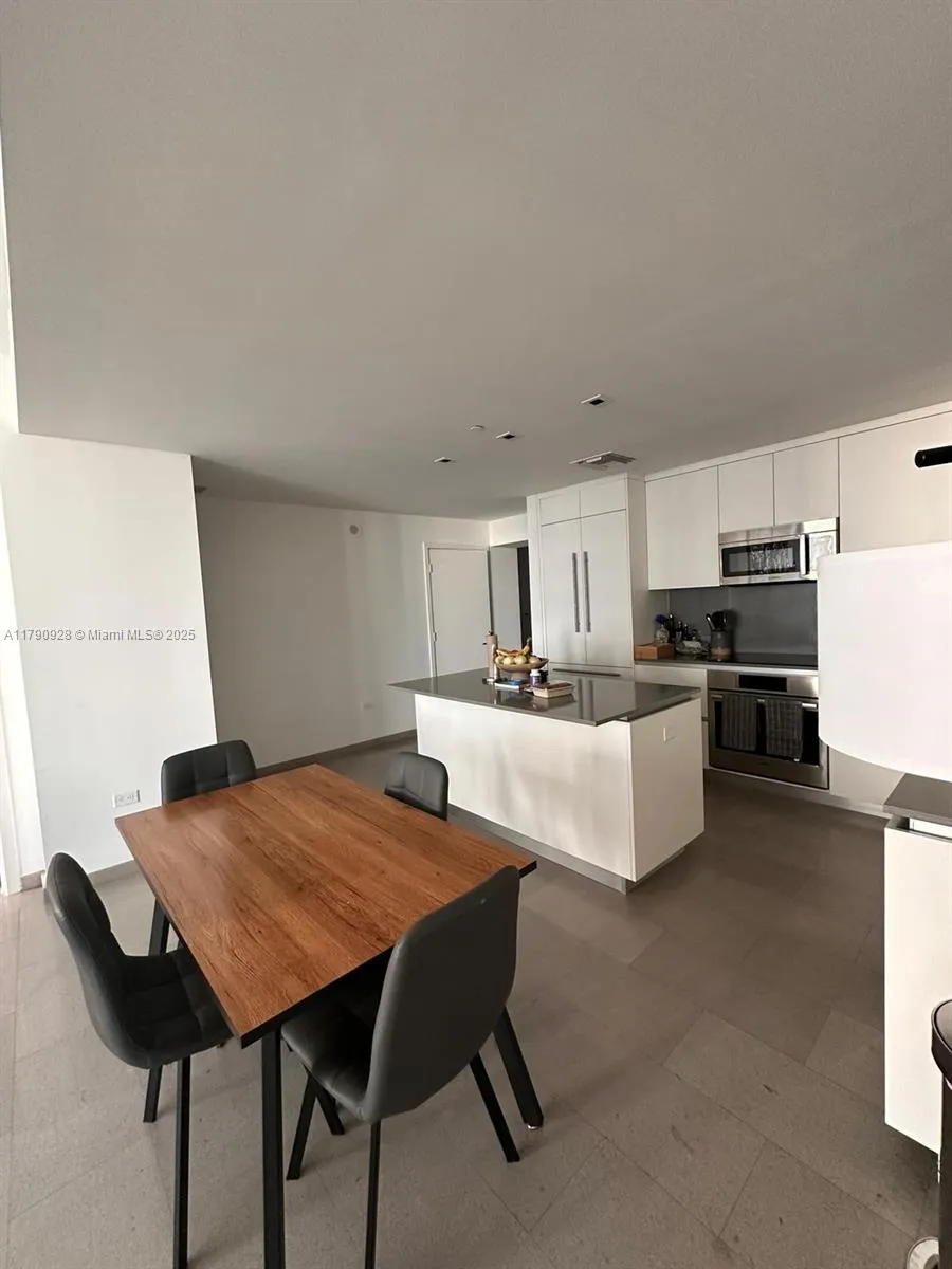 88 Sw 7th St 810, Miami, Florida 33130, Miami, Florida 33130, 2 Bedrooms Bedrooms, ,2 BathroomsBathrooms,Residential,For Sale,88 Sw 7th St 810, Miami, Florida 33130,A11790928