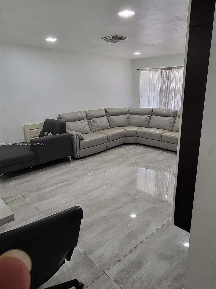 2ND UNIT LIVING ROOM VIEW