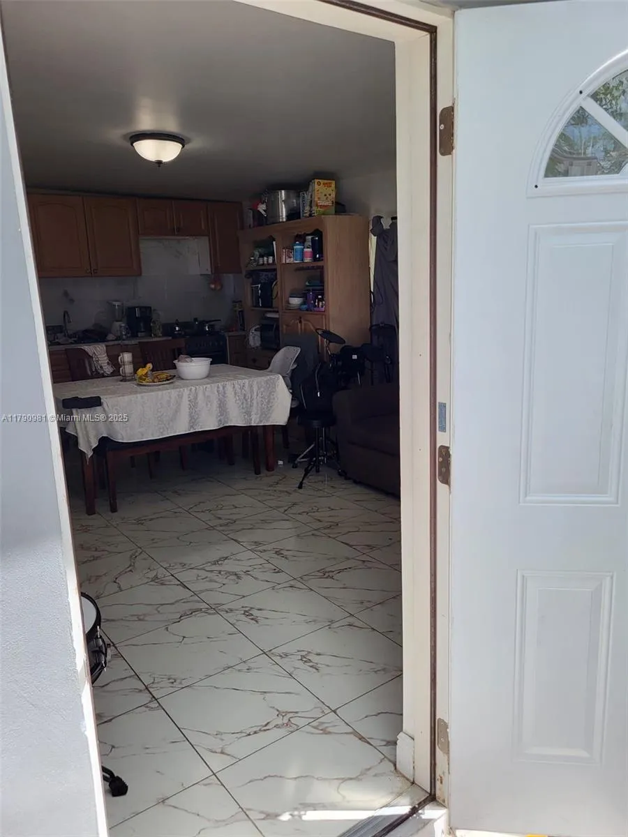 ENTRANCE TO THE EFFICIENCY