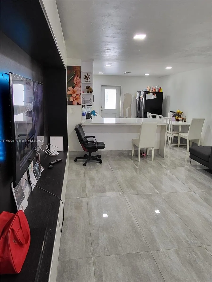 2ND UNIT LIVING ROOM AND KITCHEN VIEW