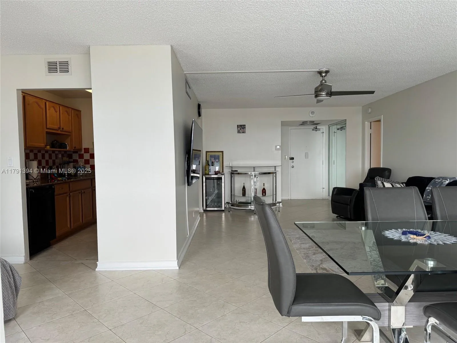 301 174th St 1105, Sunny Isles Beach, Florida 3316, Sunny Isles Beach, Florida 33160, 1 Bedroom Bedrooms, ,1 BathroomBathrooms,Residential,For Sale,301 174th St 1105, Sunny Isles Beach, Florida 3316,A11791394