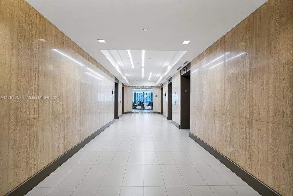 1 Se 3rd Ave, Miami, Florida 33131, Miami, Florida 33131, ,Commercial Lease,For Rent,1 Se 3rd Ave, Miami, Florida 33131,A11792257