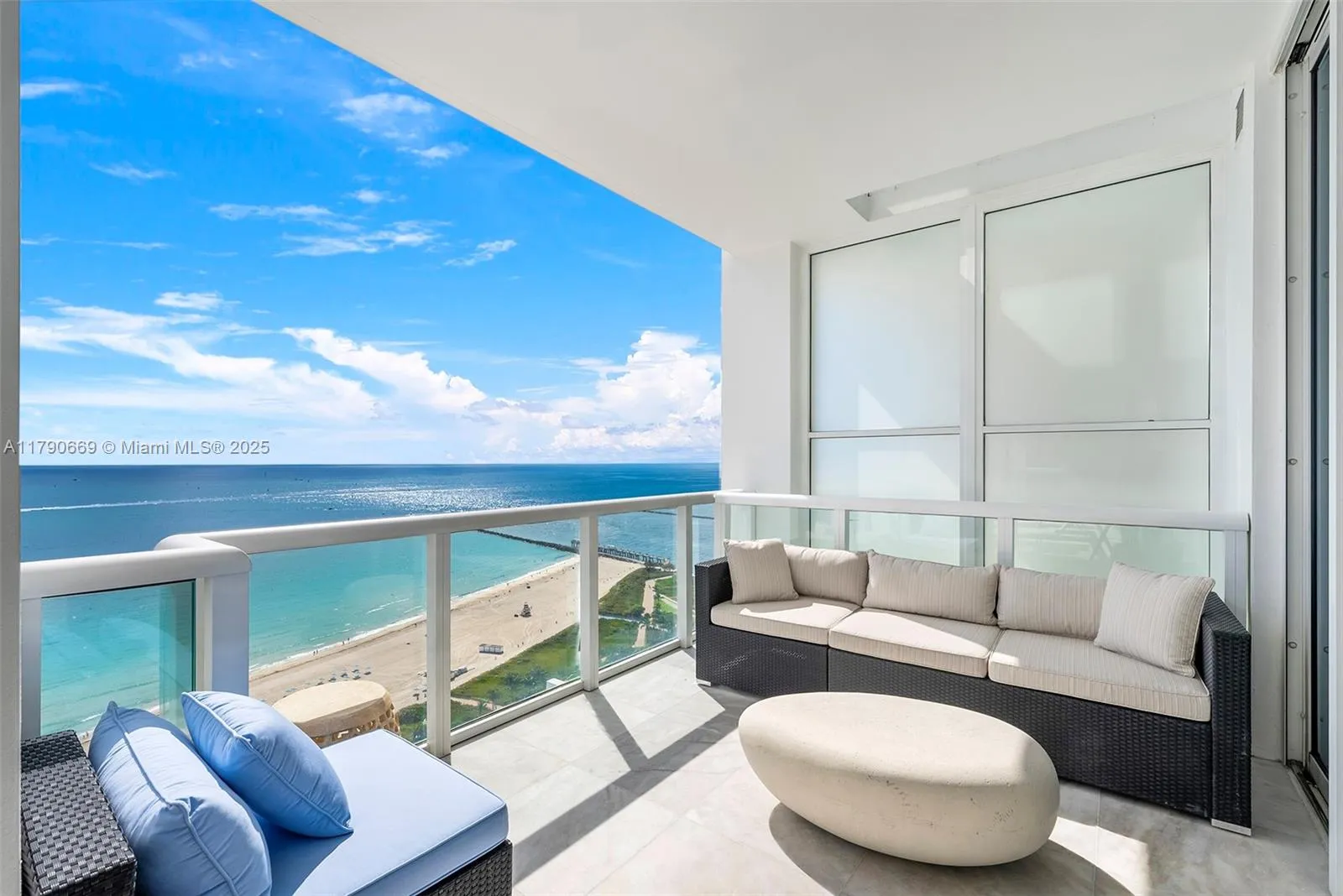 50 S Pointe Dr 2801, Miami Beach, Florida 33139, Miami Beach, Florida 33139, 3 Bedrooms Bedrooms, ,3 BathroomsBathrooms,Residential,For Sale,50 S Pointe Dr 2801, Miami Beach, Florida 33139,A11790669