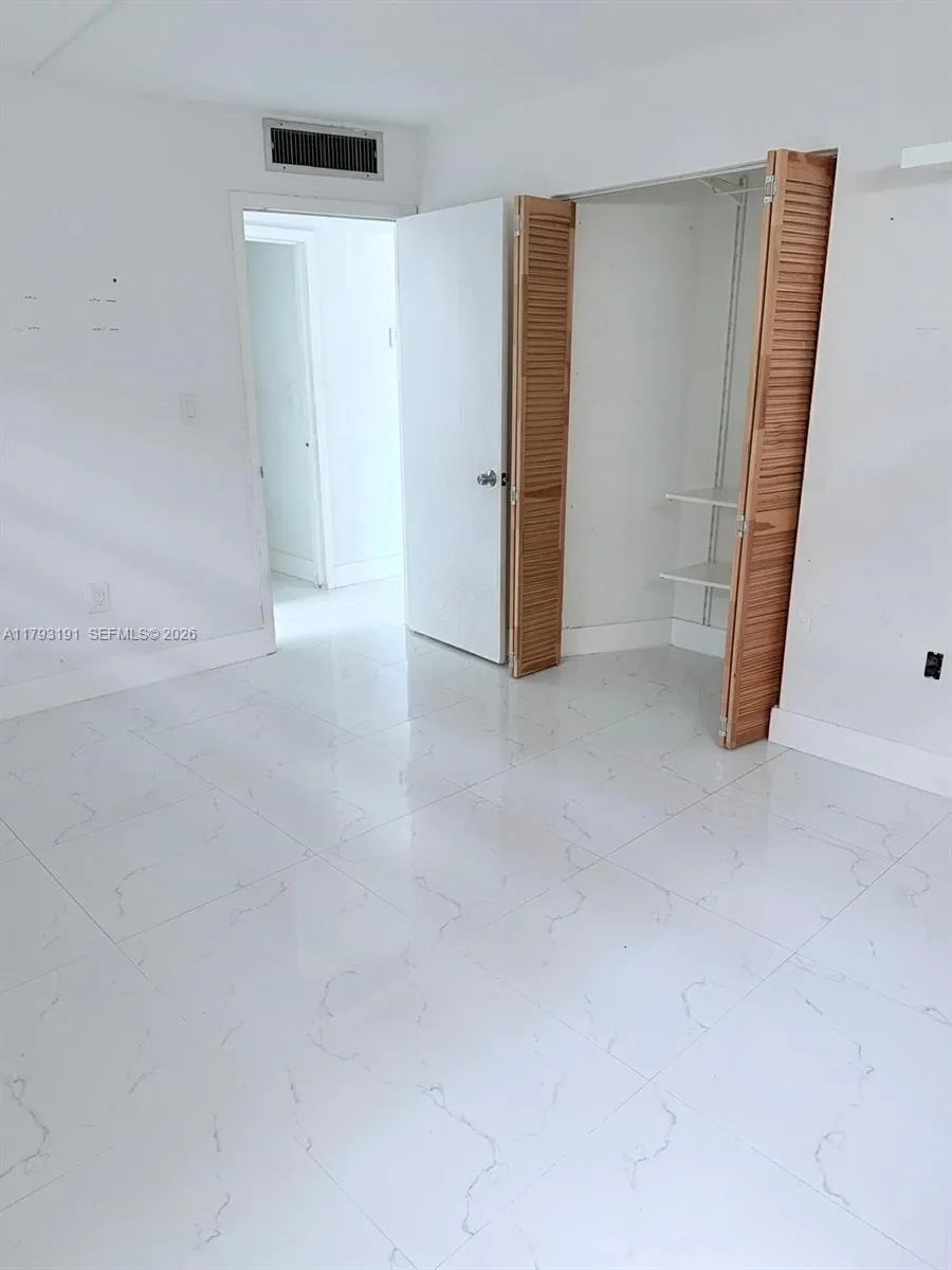 1401 Ne 191st St D201, Miami, Florida 33179, Miami, Florida 33179, 2 Bedrooms Bedrooms, ,2 BathroomsBathrooms,Residential,For Sale,1401 Ne 191st St D201, Miami, Florida 33179,A11793191