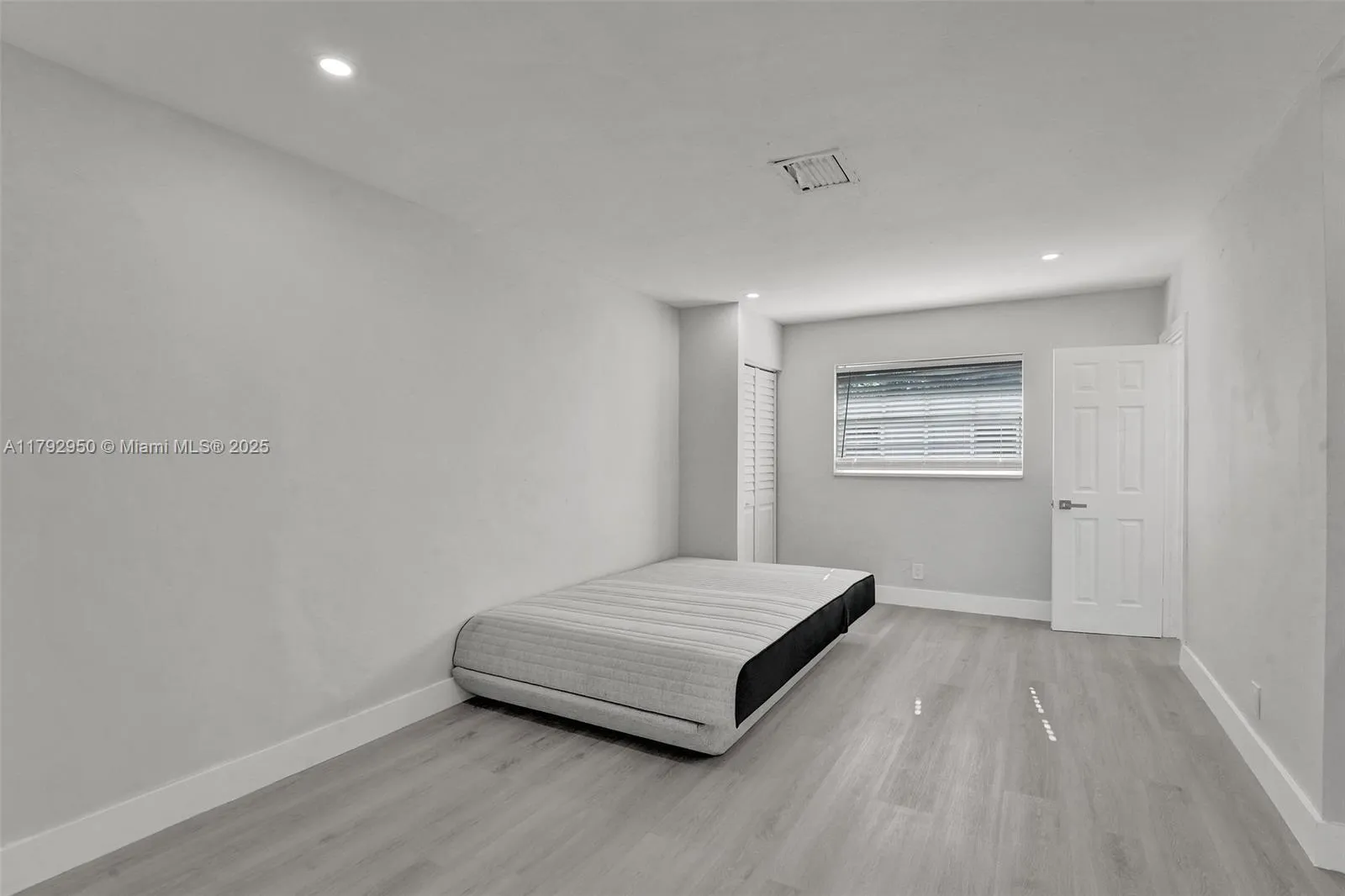 5657 Grant St, Hollywood, Florida 33021, Hollywood, Florida 33021, ,Residential Income,For Sale,5657 Grant St, Hollywood, Florida 33021,A11792950