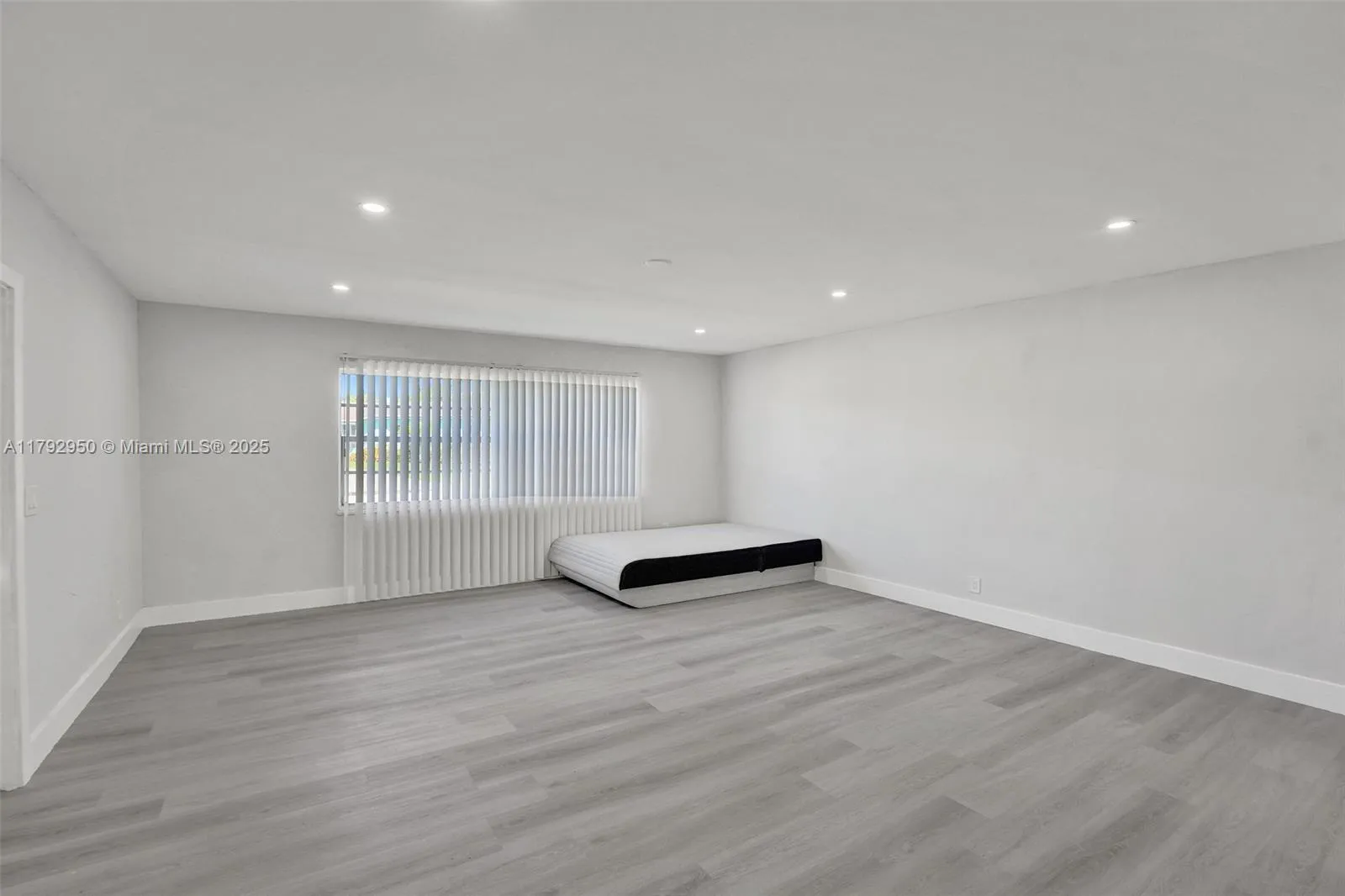 5657 Grant St, Hollywood, Florida 33021, Hollywood, Florida 33021, ,Residential Income,For Sale,5657 Grant St, Hollywood, Florida 33021,A11792950