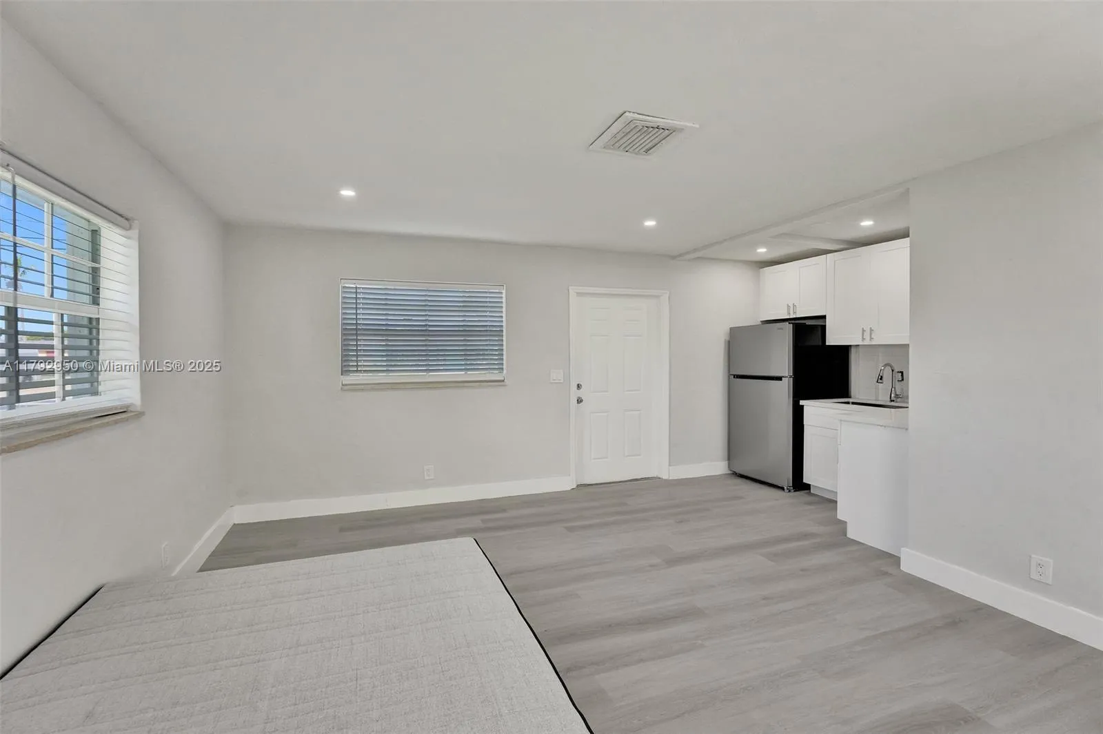 5657 Grant St, Hollywood, Florida 33021, Hollywood, Florida 33021, ,Residential Income,For Sale,5657 Grant St, Hollywood, Florida 33021,A11792950