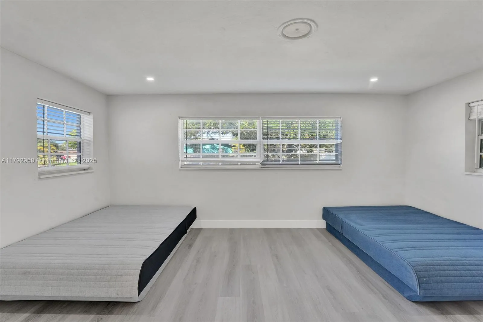 5657 Grant St, Hollywood, Florida 33021, Hollywood, Florida 33021, ,Residential Income,For Sale,5657 Grant St, Hollywood, Florida 33021,A11792950