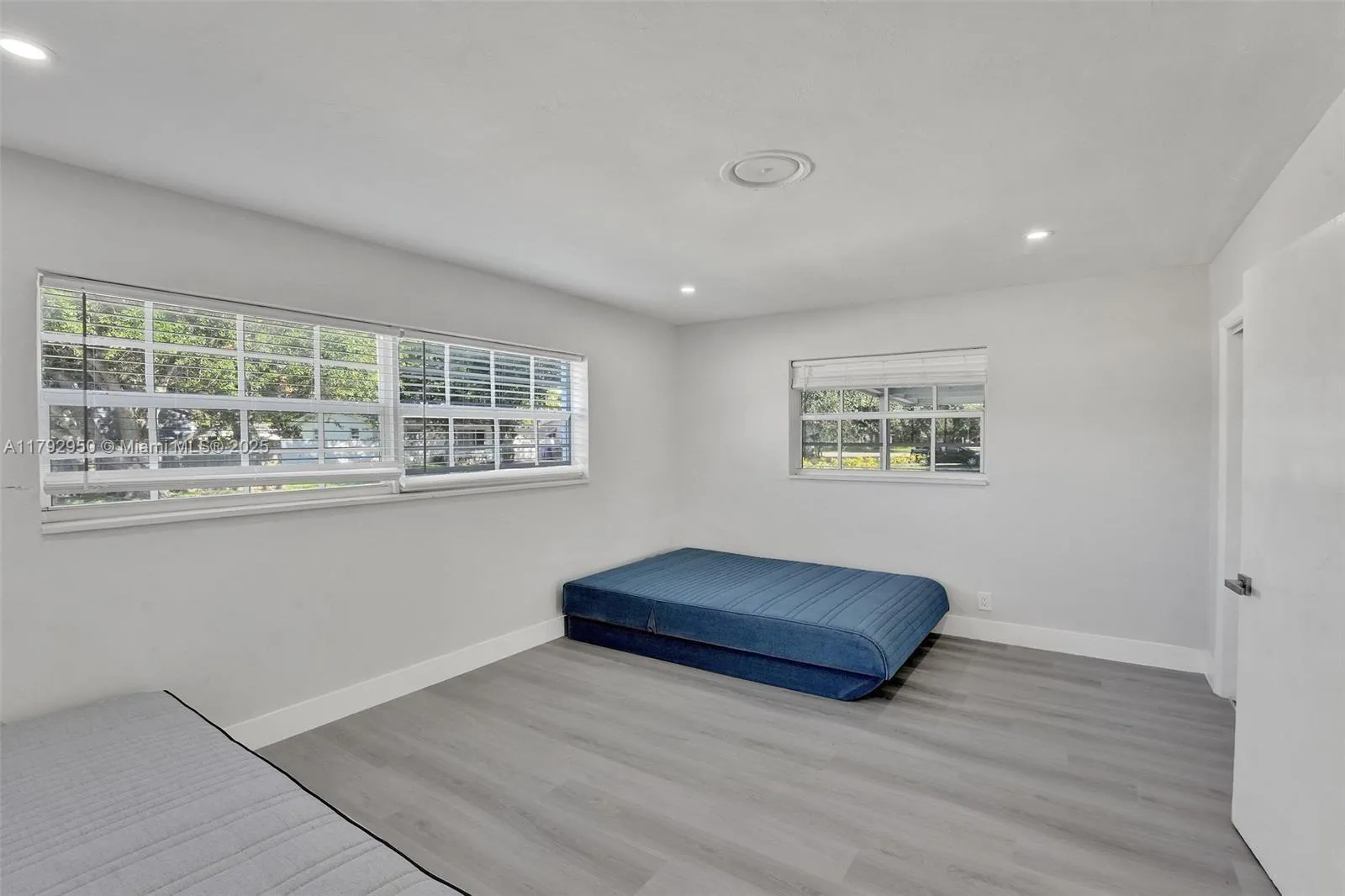 5657 Grant St, Hollywood, Florida 33021, Hollywood, Florida 33021, ,Residential Income,For Sale,5657 Grant St, Hollywood, Florida 33021,A11792950