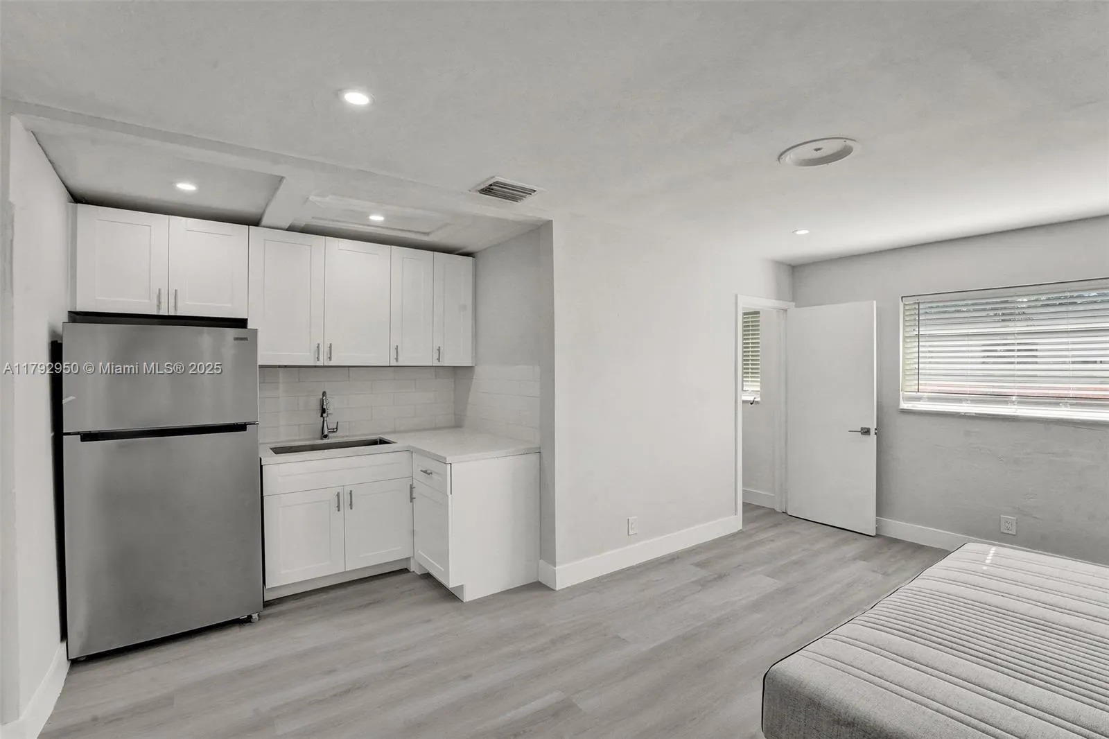 5657 Grant St, Hollywood, Florida 33021, Hollywood, Florida 33021, ,Residential Income,For Sale,5657 Grant St, Hollywood, Florida 33021,A11792950