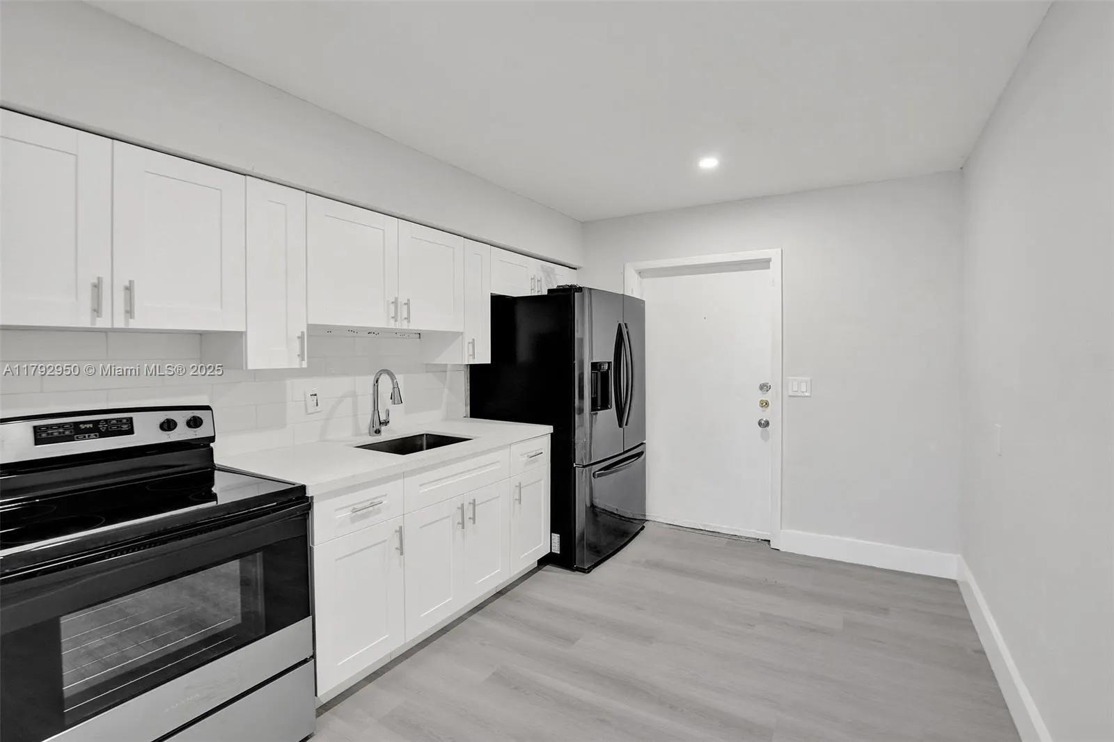 5657 Grant St, Hollywood, Florida 33021, Hollywood, Florida 33021, ,Residential Income,For Sale,5657 Grant St, Hollywood, Florida 33021,A11792950