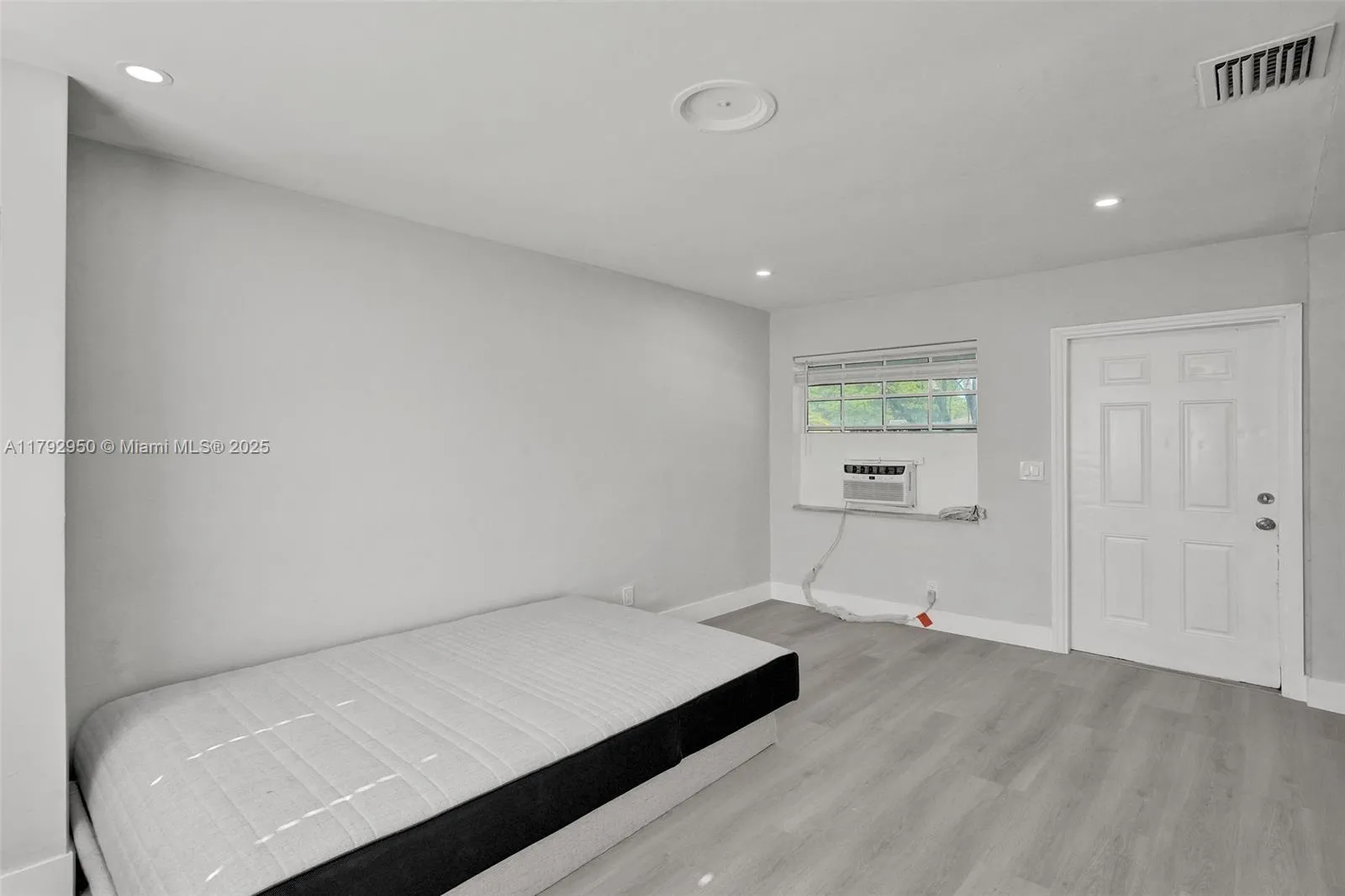 5657 Grant St, Hollywood, Florida 33021, Hollywood, Florida 33021, ,Residential Income,For Sale,5657 Grant St, Hollywood, Florida 33021,A11792950