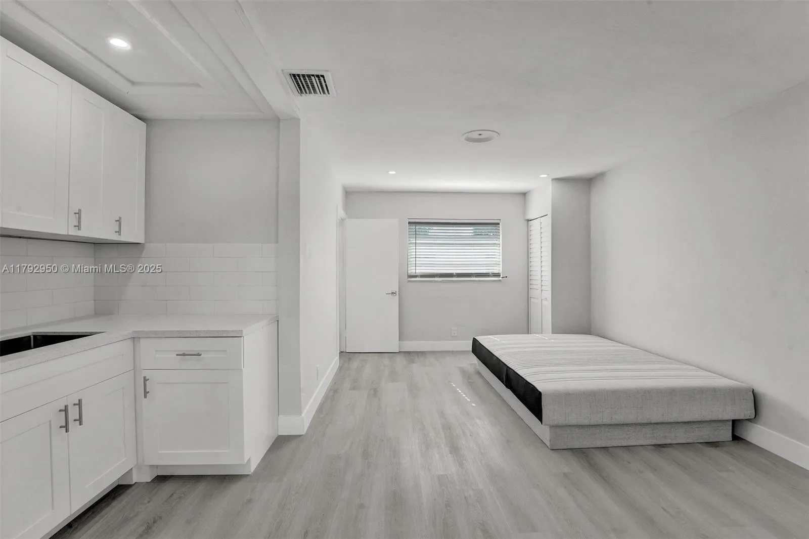 5657 Grant St, Hollywood, Florida 33021, Hollywood, Florida 33021, ,Residential Income,For Sale,5657 Grant St, Hollywood, Florida 33021,A11792950