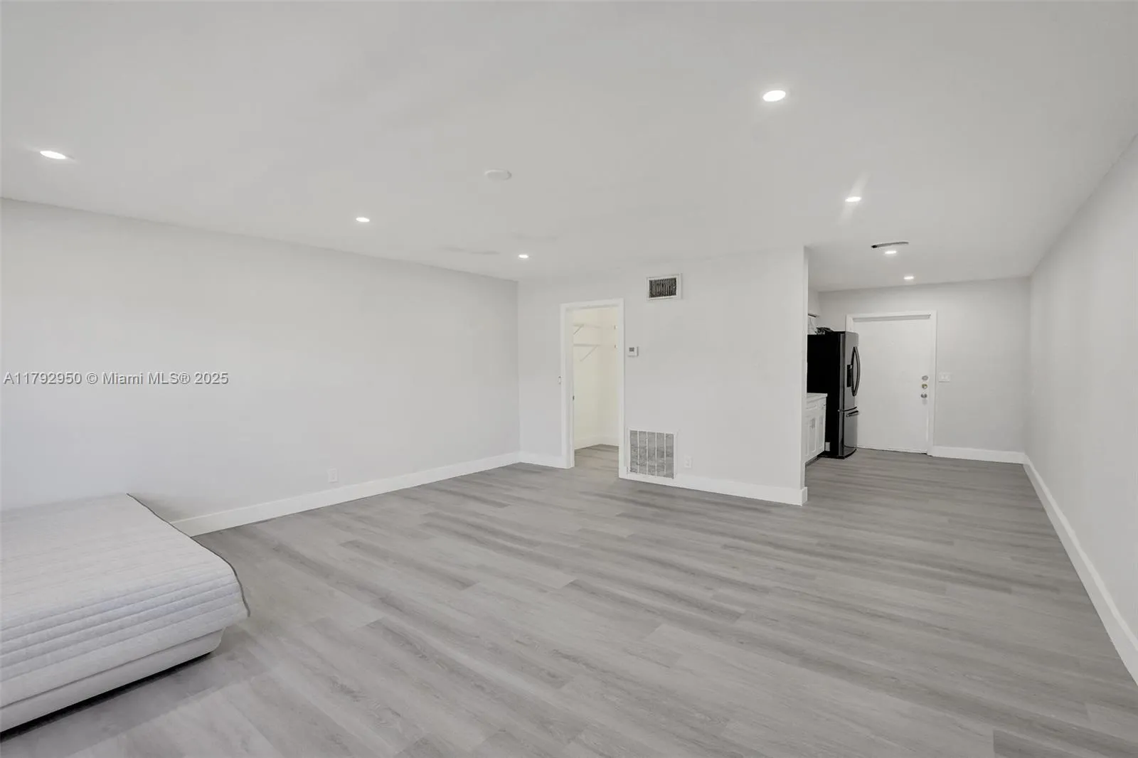 5657 Grant St, Hollywood, Florida 33021, Hollywood, Florida 33021, ,Residential Income,For Sale,5657 Grant St, Hollywood, Florida 33021,A11792950