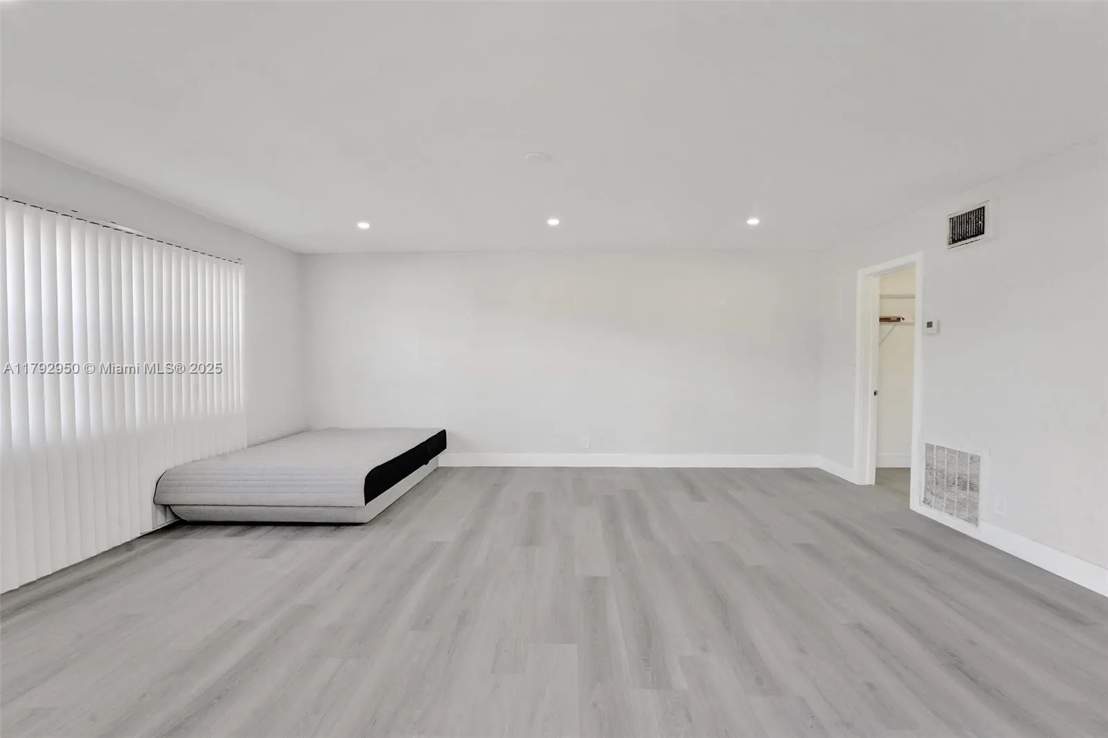 5657 Grant St, Hollywood, Florida 33021, Hollywood, Florida 33021, ,Residential Income,For Sale,5657 Grant St, Hollywood, Florida 33021,A11792950