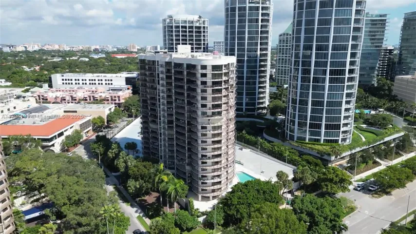 at 2843 Bayshore Dr, Miami, FL 33133 Unit For Sale 7 Bedrooms 7 Bathrooms MLS# A11794101 Price $2,140,000 6782