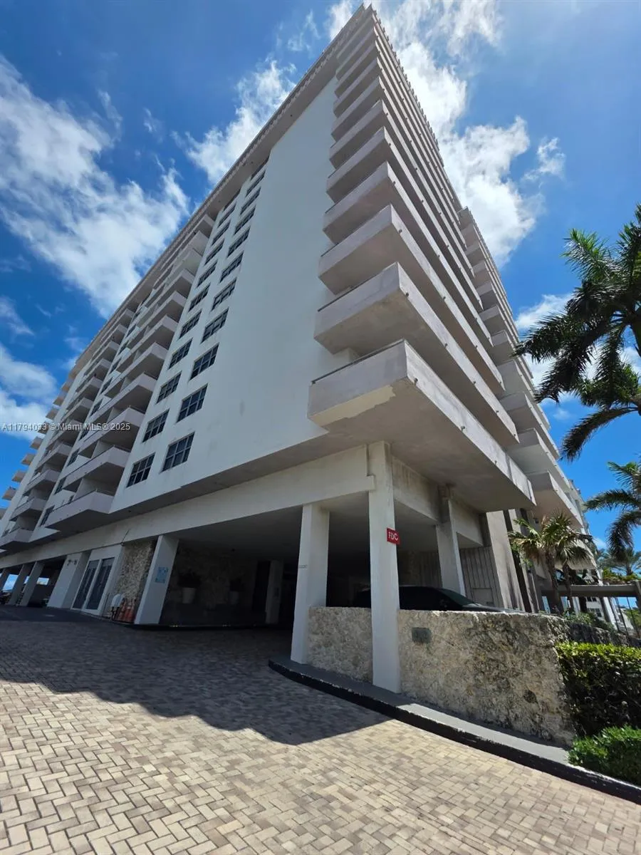 9225 Collins Ave 1409, Surfside, Florida 33154, Surfside, Florida 33154, 1 Bedroom Bedrooms, ,1 BathroomBathrooms,Residential,For Sale,9225 Collins Ave 1409, Surfside, Florida 33154,A11794033