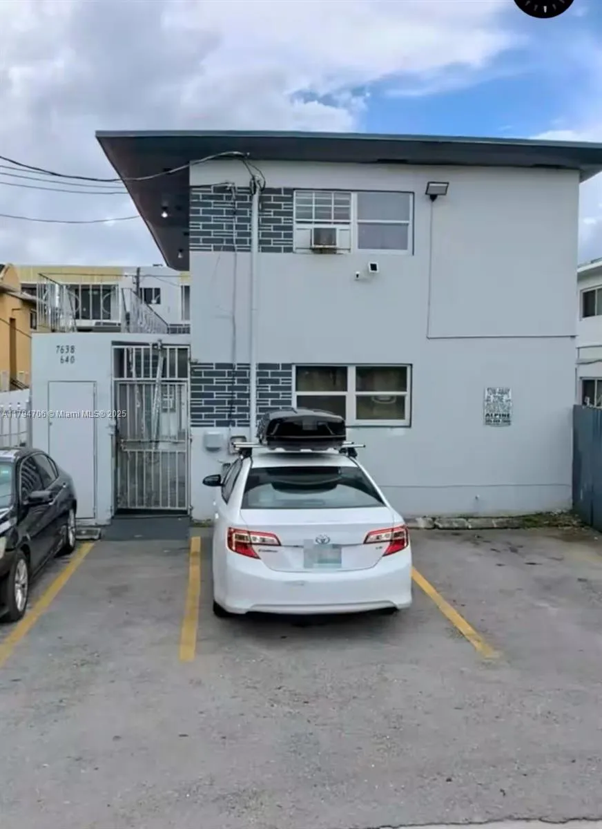 7638 N Miami Avenue 2, Miami, Florida 33150, Miami, Florida 33150, 1 Bedroom Bedrooms, ,1 BathroomBathrooms,Residential Lease,For Rent,7638 N Miami Avenue 2, Miami, Florida 33150,A11794706