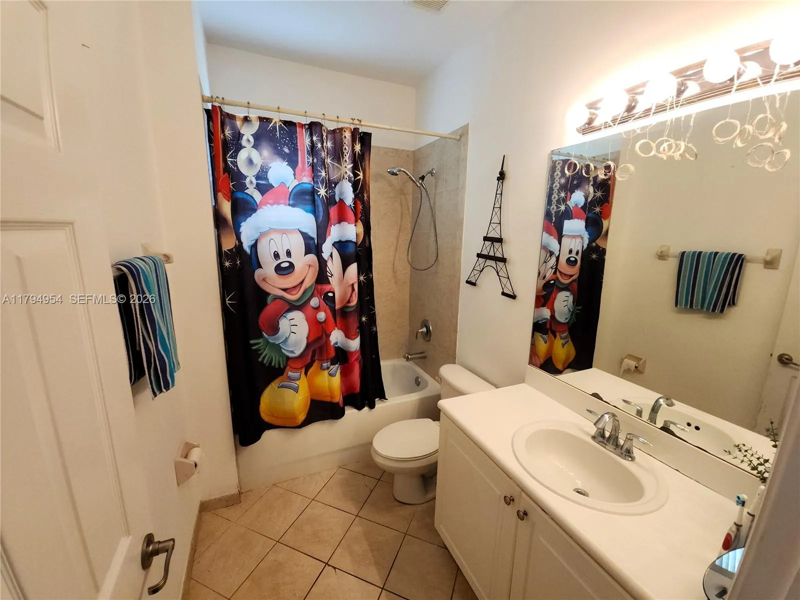 3064 Se 1st Dr 3, Homestead, Florida 33033, Homestead, Florida 33033, 3 Bedrooms Bedrooms, ,2 BathroomsBathrooms,Residential,For Sale,3064 Se 1st Dr 3, Homestead, Florida 33033,A11794954