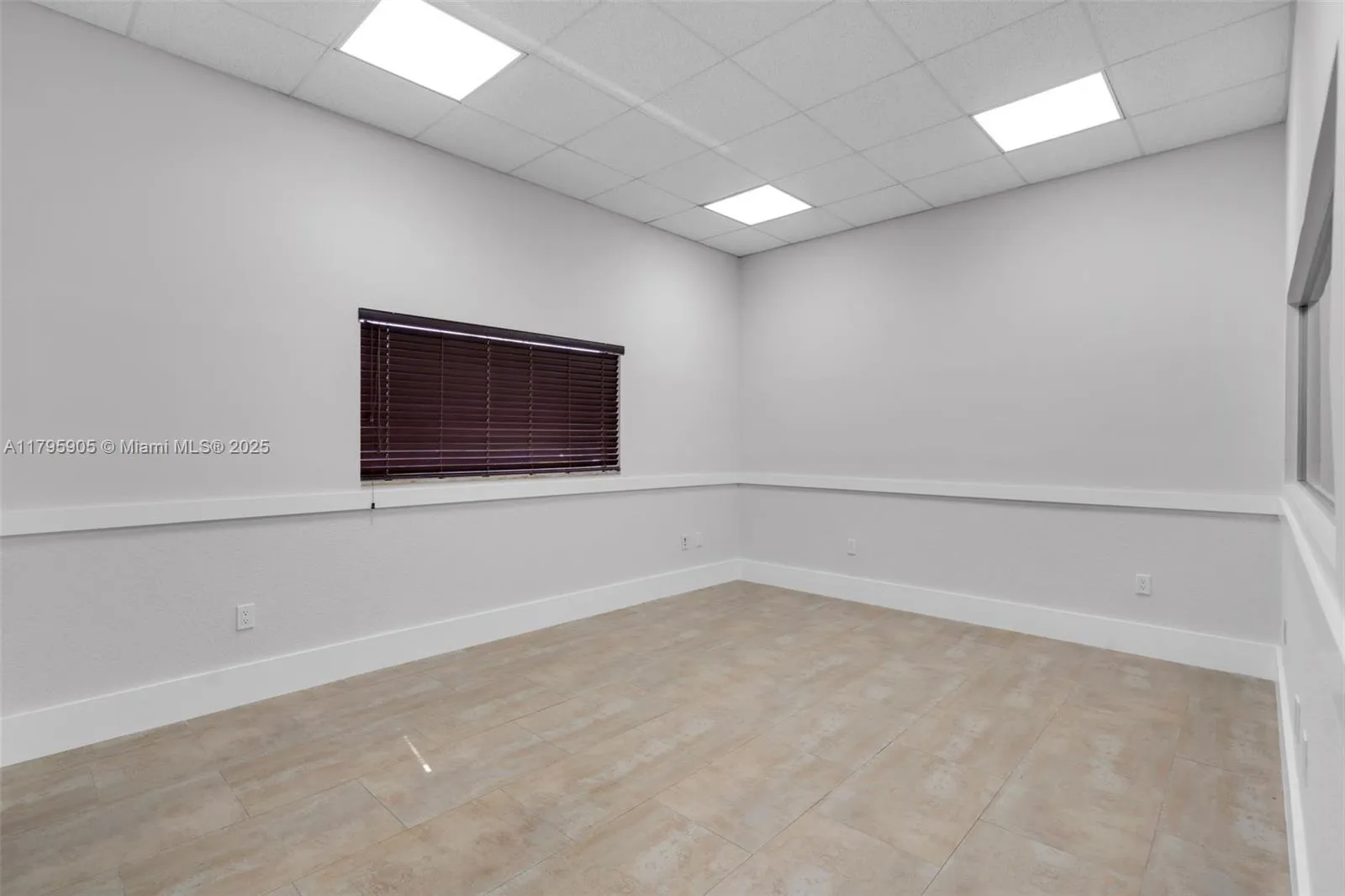 8145 Nw 33rd St 8145, Doral, Florida 33122, Doral, Florida 33122, ,Commercial Lease,For Rent,8145 Nw 33rd St 8145, Doral, Florida 33122,A11795905