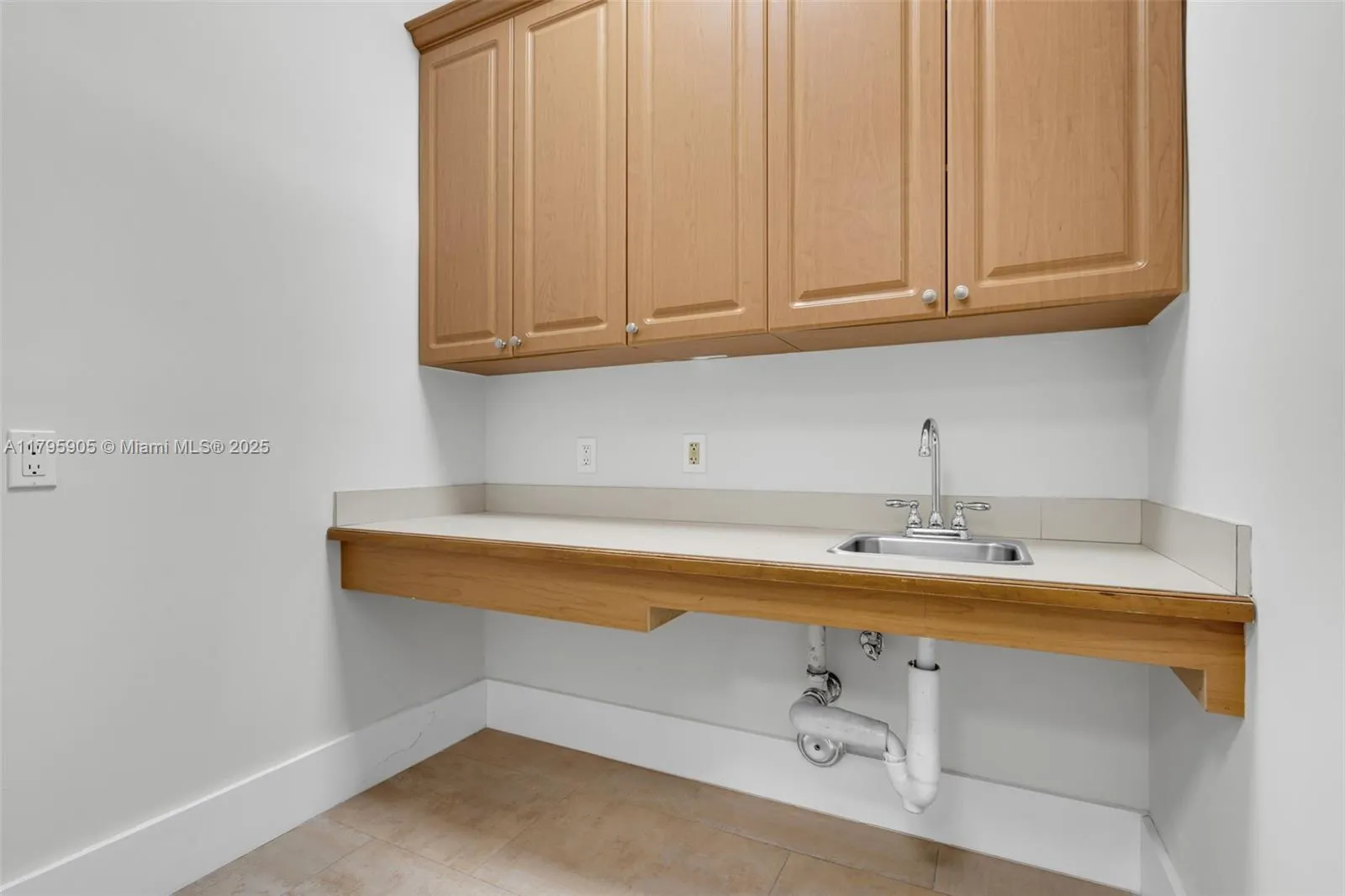 8145 Nw 33rd St 8145, Doral, Florida 33122, Doral, Florida 33122, ,Commercial Lease,For Rent,8145 Nw 33rd St 8145, Doral, Florida 33122,A11795905