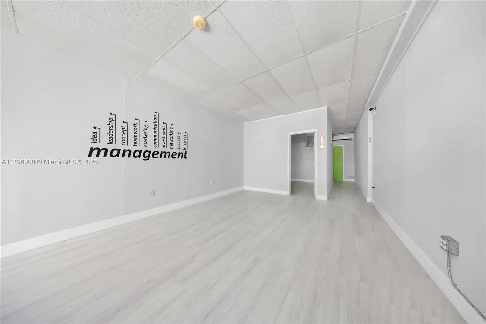 752 W Flagler St, Miami, Florida 33130, Miami, Florida 33130, ,Commercial Lease,For Rent,752 W Flagler St, Miami, Florida 33130,A11796000